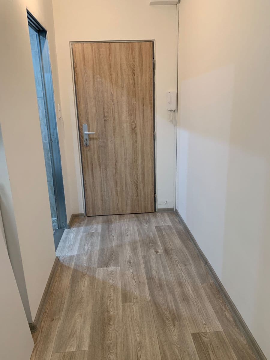 Prenájom bytu 1-izbový 37 m², Oblouková, Děčín, Ústecký kraj Prenájom bytu 1-izbový 37 m², Oblouková, Děčín, Ústecký kraj