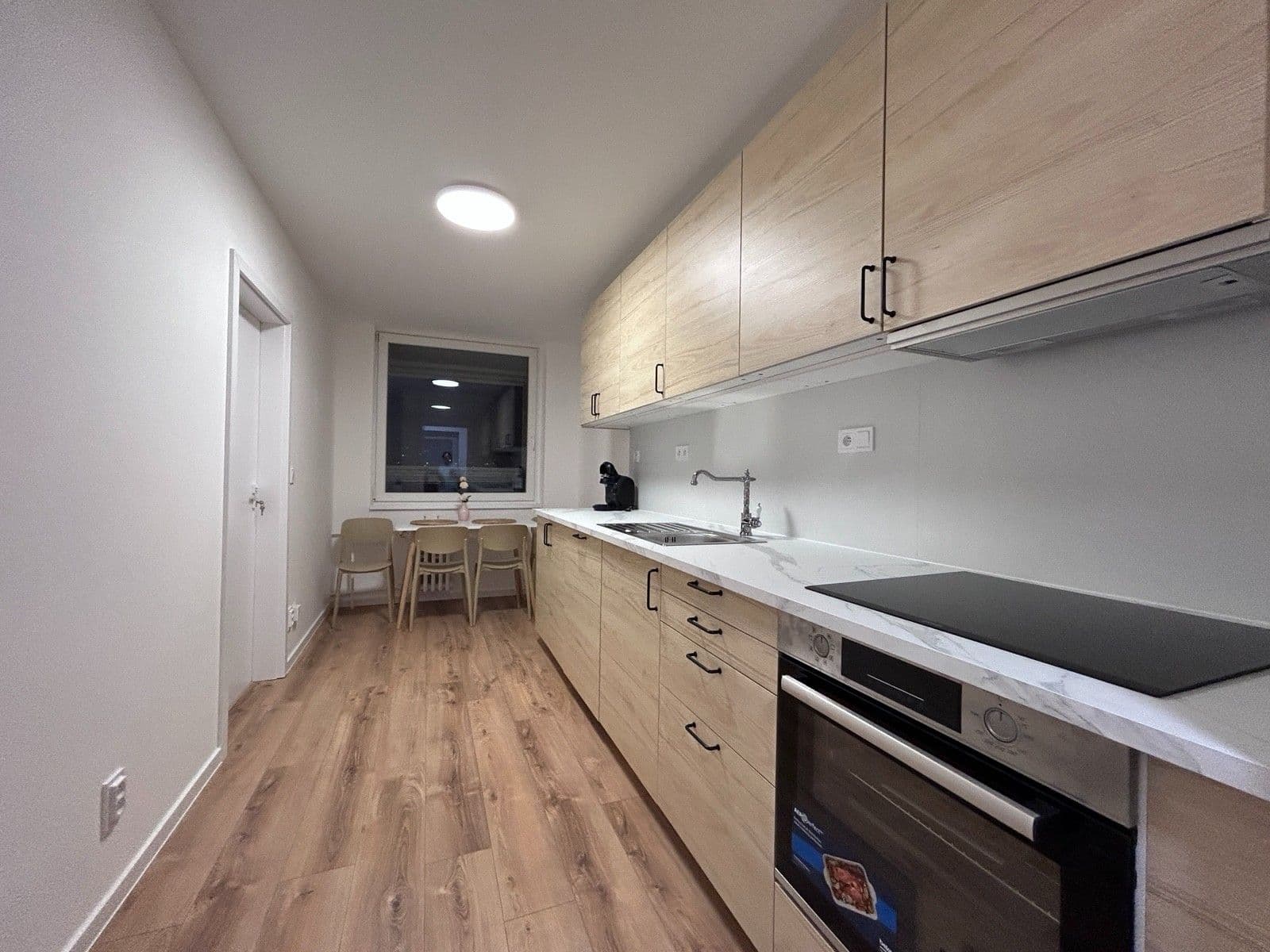 Prenájom bytu 4-izbový 78 m², Suchý vršek, Praha, Praha Prenájom bytu 4-izbový 78 m², Suchý vršek, Praha, Praha