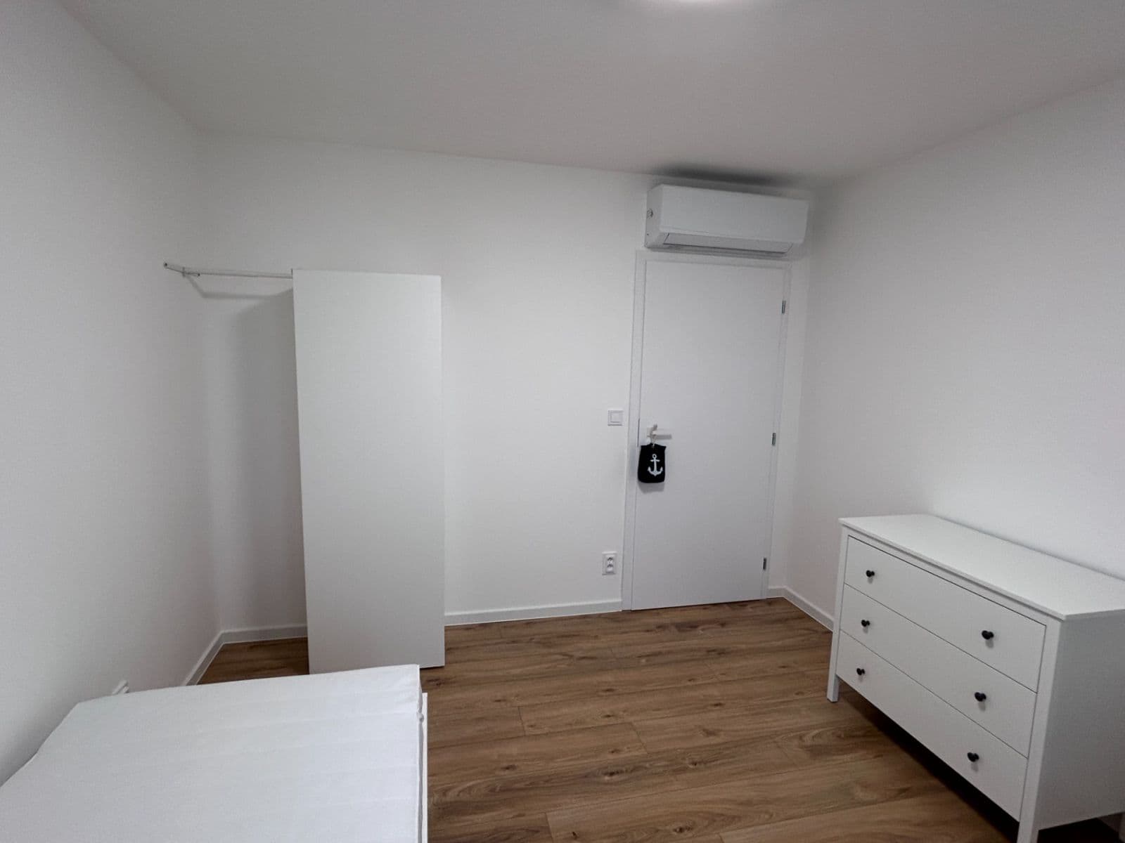 Prenájom bytu 4-izbový 78 m², Suchý vršek, Praha, Praha Prenájom bytu 4-izbový 78 m², Suchý vršek, Praha, Praha