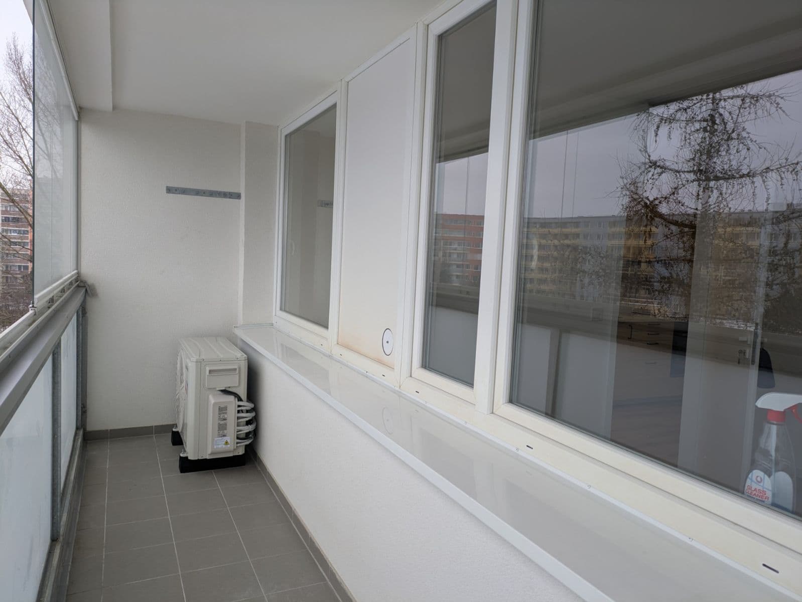 Prenájom bytu 4-izbový 78 m², Suchý vršek, Praha, Praha Prenájom bytu 4-izbový 78 m², Suchý vršek, Praha, Praha