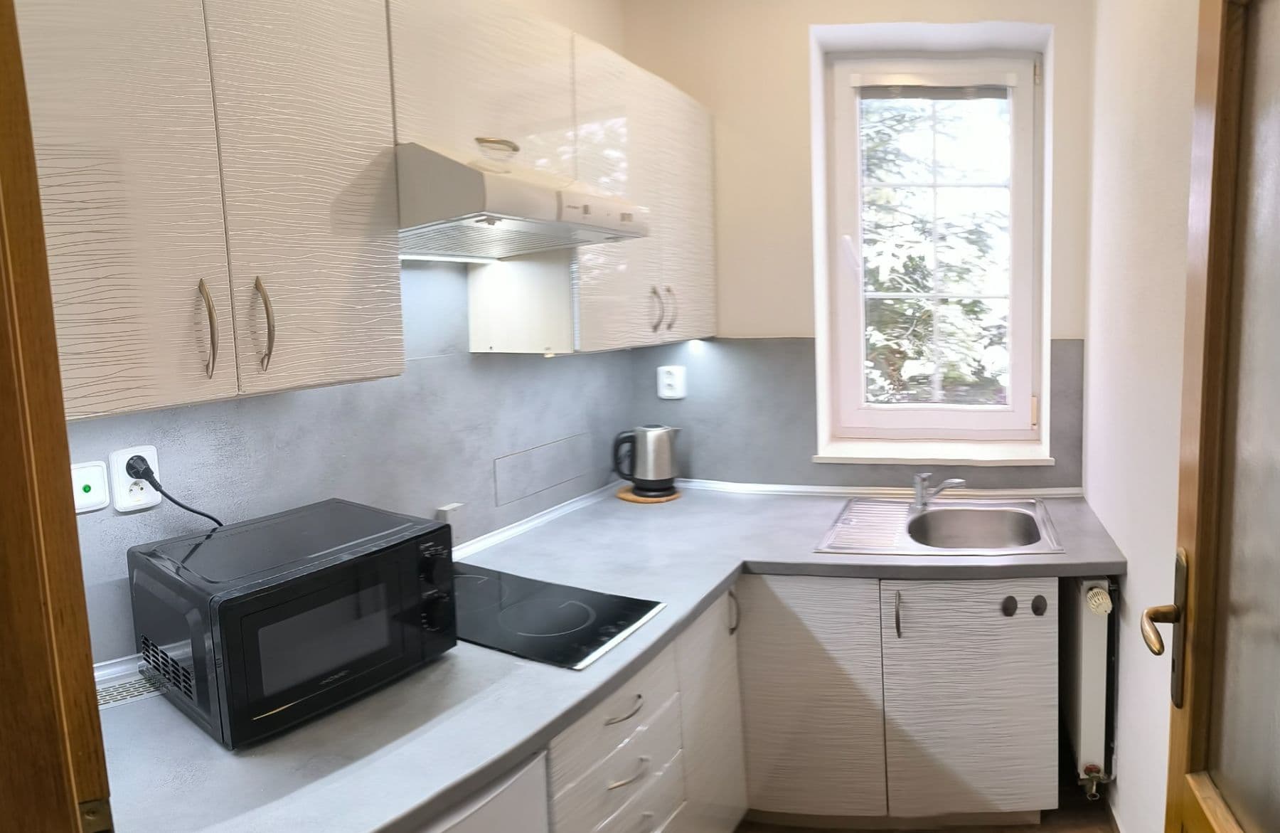 Prenájom bytu 1-izbový 36 m², Sadová, České Budějovice, Jihočeský kraj Prenájom bytu 1-izbový 36 m², Sadová, České Budějovice, Jihočeský kraj