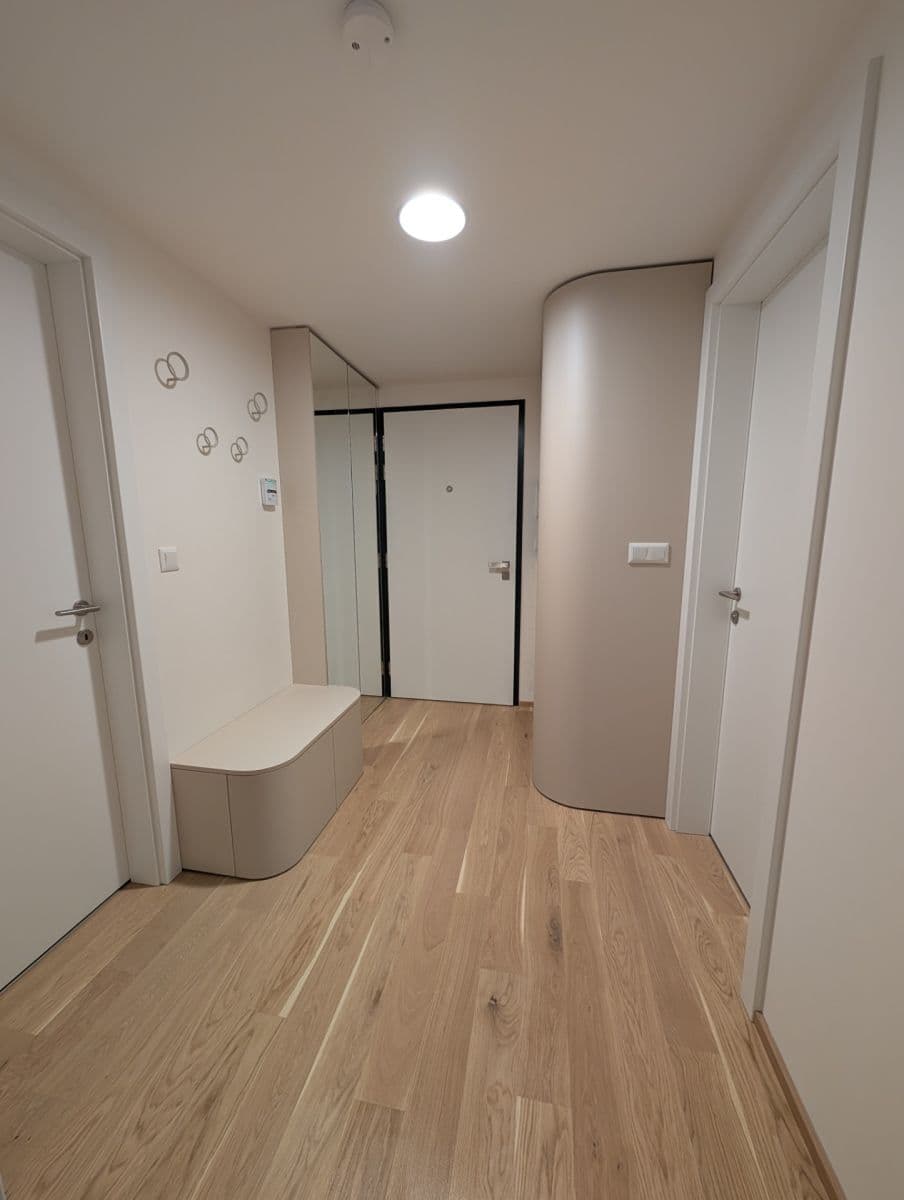 Prenájom bytu 2-izbový 57 m², Lysolajské údolí, Praha, Praha Prenájom bytu 2-izbový 57 m², Lysolajské údolí, Praha, Praha