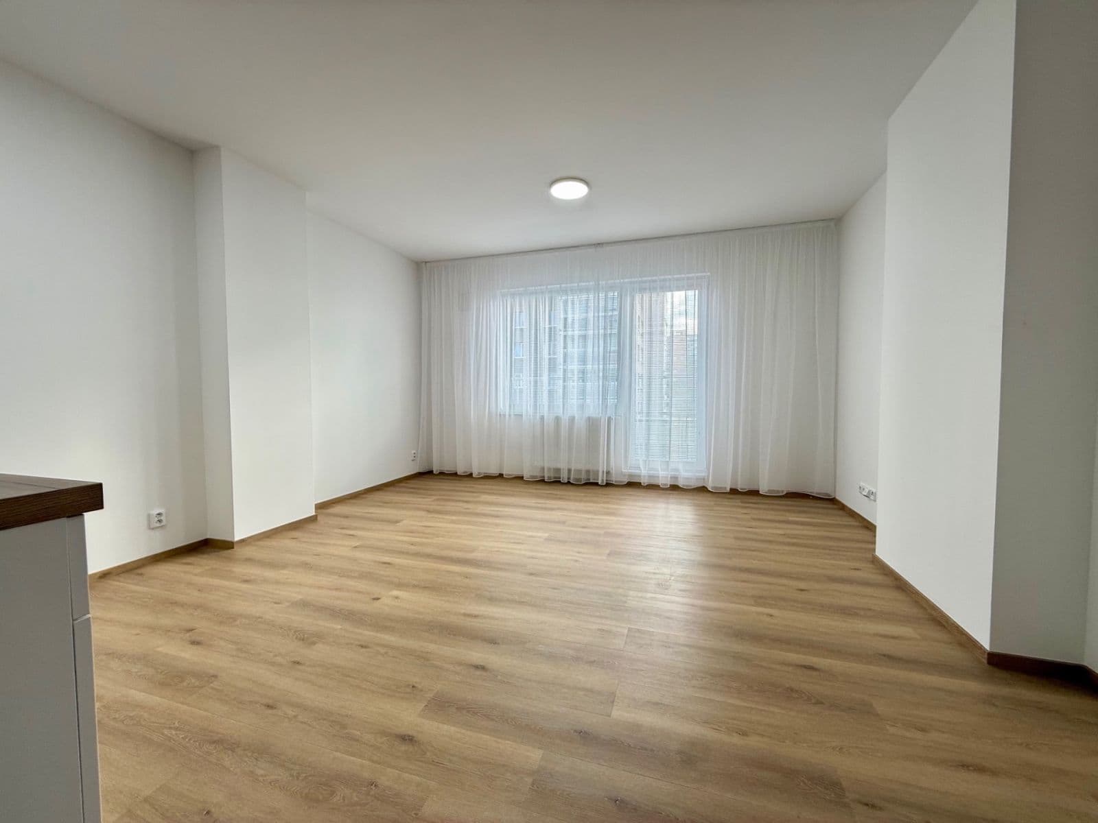 Prenájom bytu 1-izbový 33 m², Mochovská, Praha, Praha Prenájom bytu 1-izbový 33 m², Mochovská, Praha, Praha
