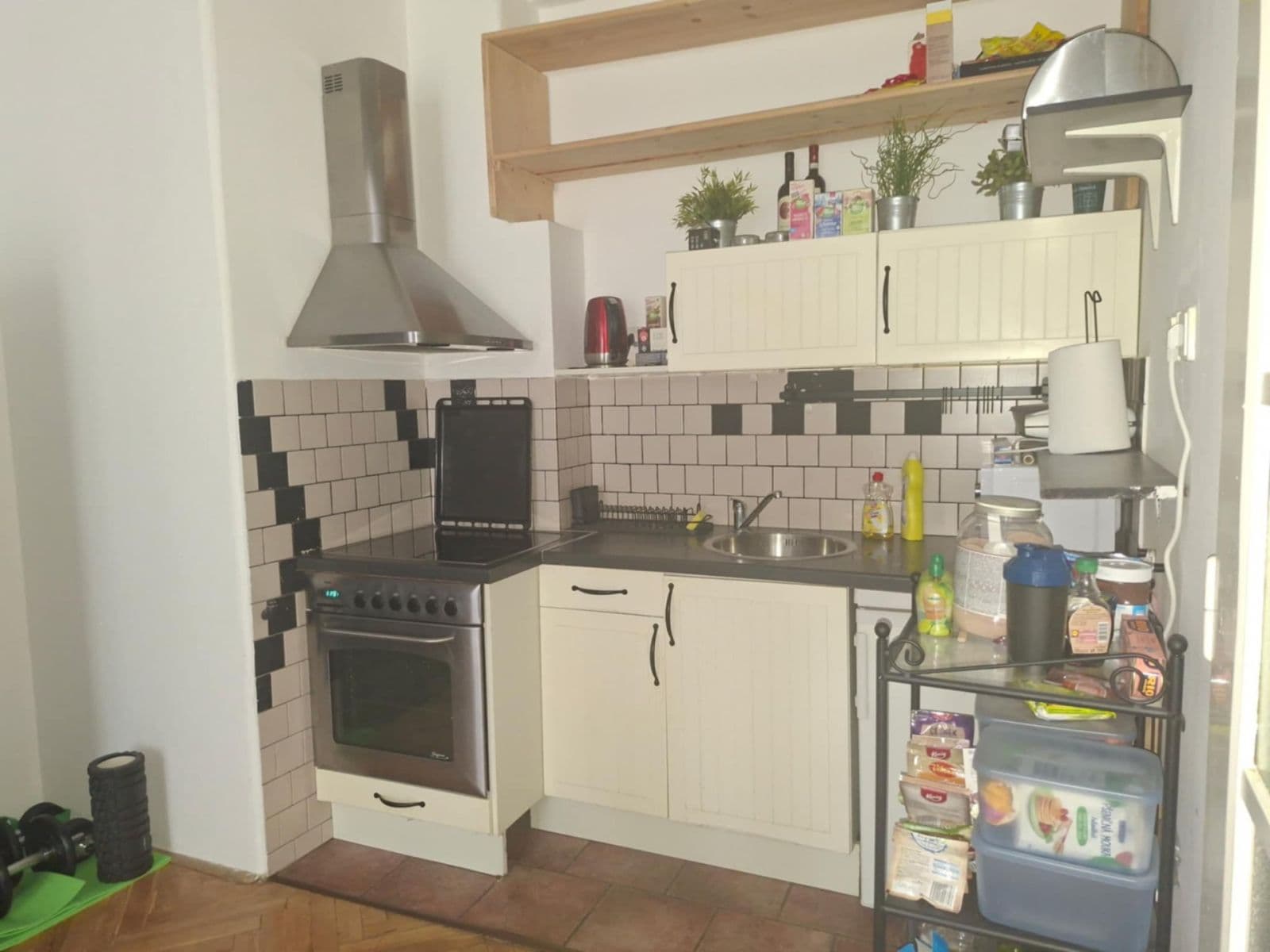 Prenájom bytu 1-izbový 32 m², Tusarova, Praha, Praha Prenájom bytu 1-izbový 32 m², Tusarova, Praha, Praha