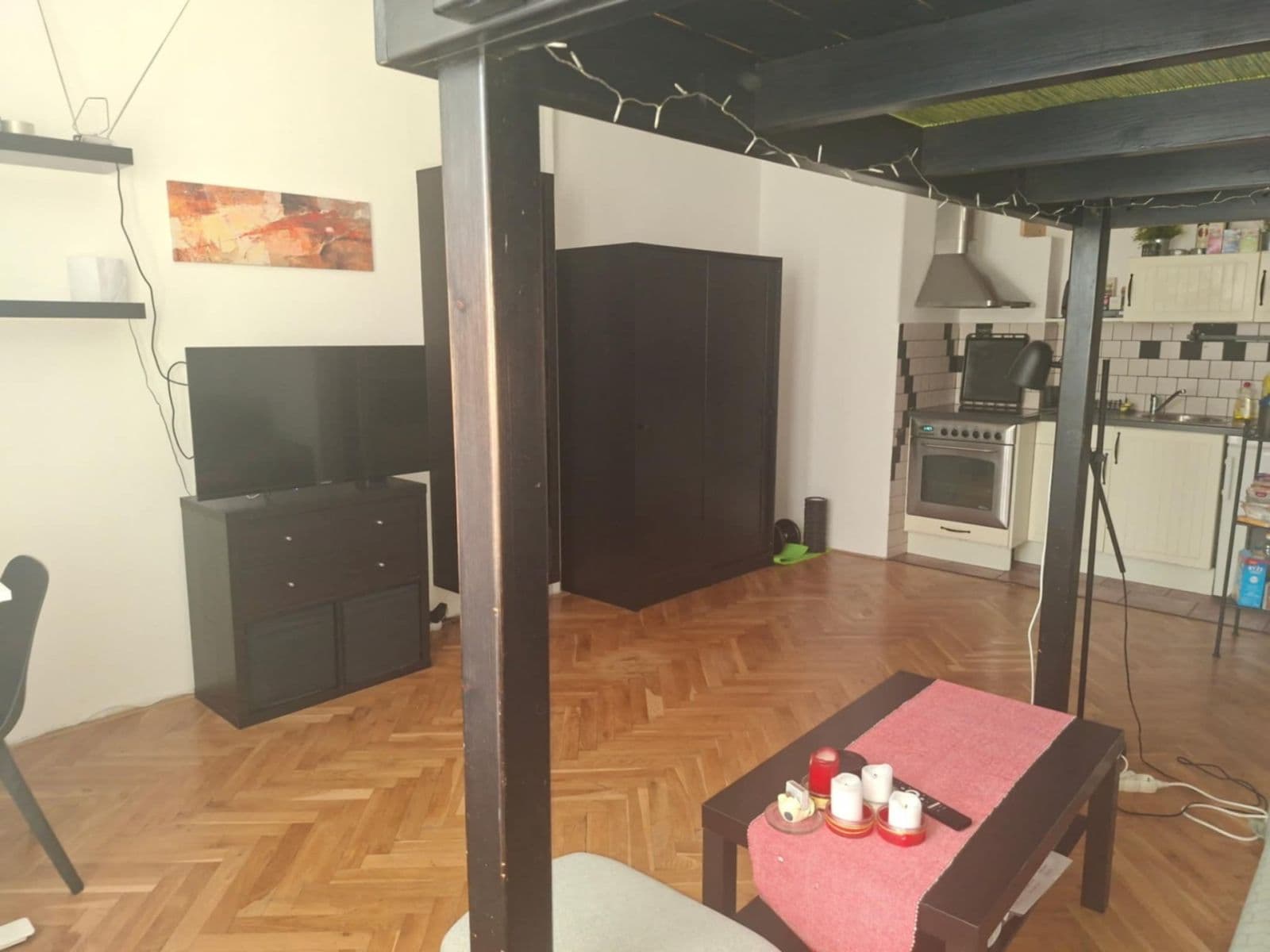 Prenájom bytu 1-izbový 32 m², Tusarova, Praha, Praha Prenájom bytu 1-izbový 32 m², Tusarova, Praha, Praha