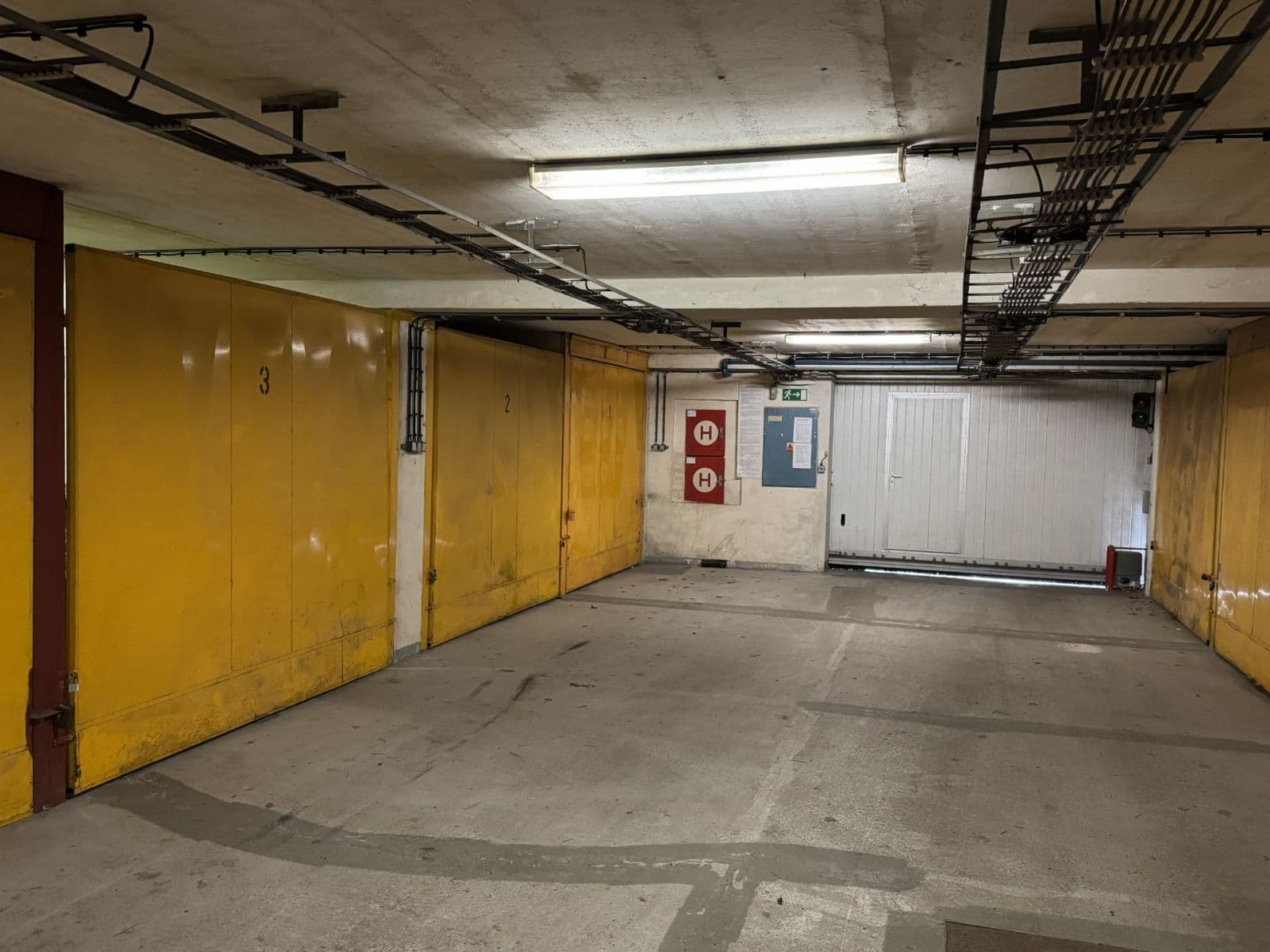 Predaj garáže 18 m², Praha, Praha Predaj garáže 18 m², Praha, Praha