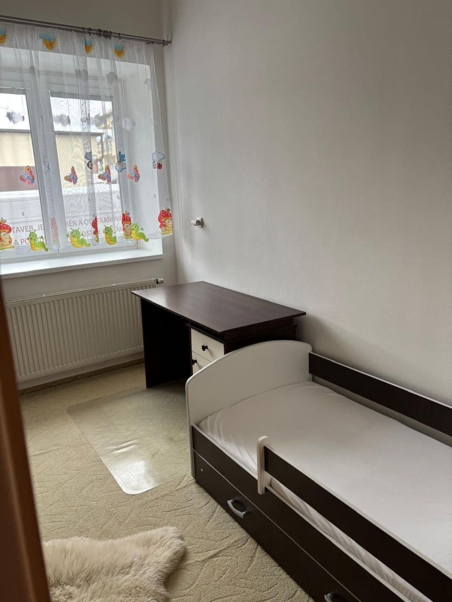 Prenájom bytu 3-izbový 78 m², Jana Morávka, Jílové u Prahy, Středočeský kraj Prenájom bytu 3-izbový 78 m², Jana Morávka, Jílové u Prahy, Středočeský kraj