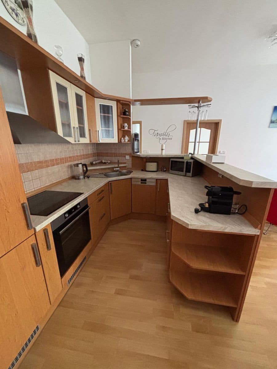 Prenájom bytu 3-izbový 78 m², Jana Morávka, Jílové u Prahy, Středočeský kraj Prenájom bytu 3-izbový 78 m², Jana Morávka, Jílové u Prahy, Středočeský kraj