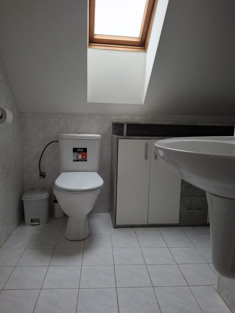 Prenájom domu 220 m², pozemek 883 m², Tyršova náves, Vysoký Újezd, Středočeský kraj Prenájom domu 220 m², pozemek 883 m², Tyršova náves, Vysoký Újezd, Středočeský kraj