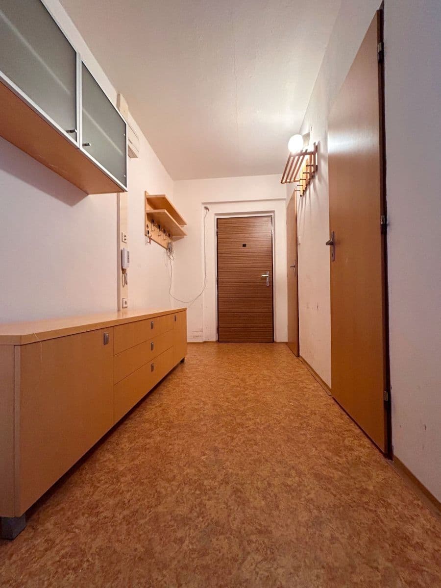 Predaj bytu 2-izbový 66 m², Na Bezděkově, Benešov, Středočeský kraj Predaj bytu 2-izbový 66 m², Na Bezděkově, Benešov, Středočeský kraj