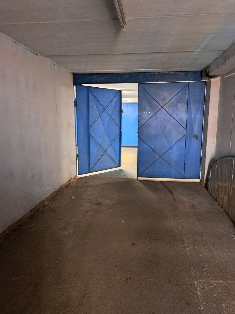 Prenájom garáže 18 m², Praha, Praha Prenájom garáže 18 m², Praha, Praha