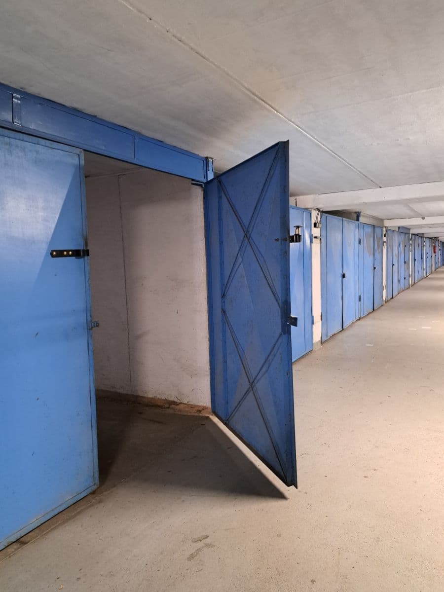 Prenájom garáže 18 m², Praha, Praha Prenájom garáže 18 m², Praha, Praha