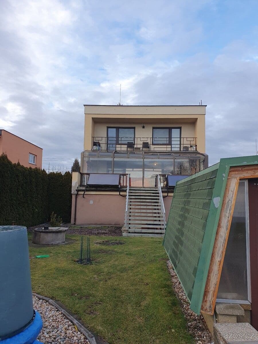 Prenájom bytu 3-izbový 75 m², Přeloučská, Pardubice, Pardubický kraj Prenájom bytu 3-izbový 75 m², Přeloučská, Pardubice, Pardubický kraj