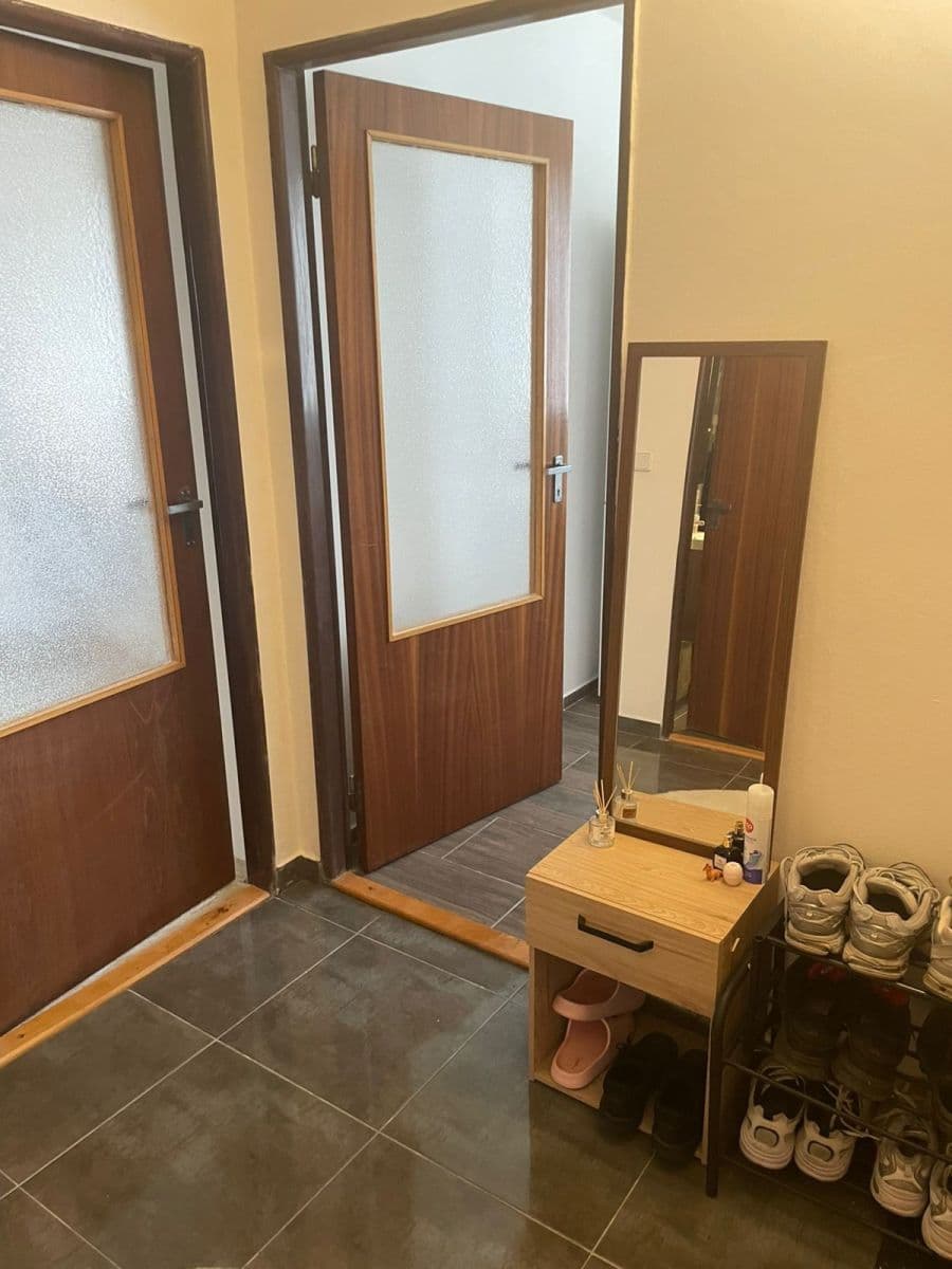 Prenájom bytu 3-izbový 75 m², Přeloučská, Pardubice, Pardubický kraj Prenájom bytu 3-izbový 75 m², Přeloučská, Pardubice, Pardubický kraj