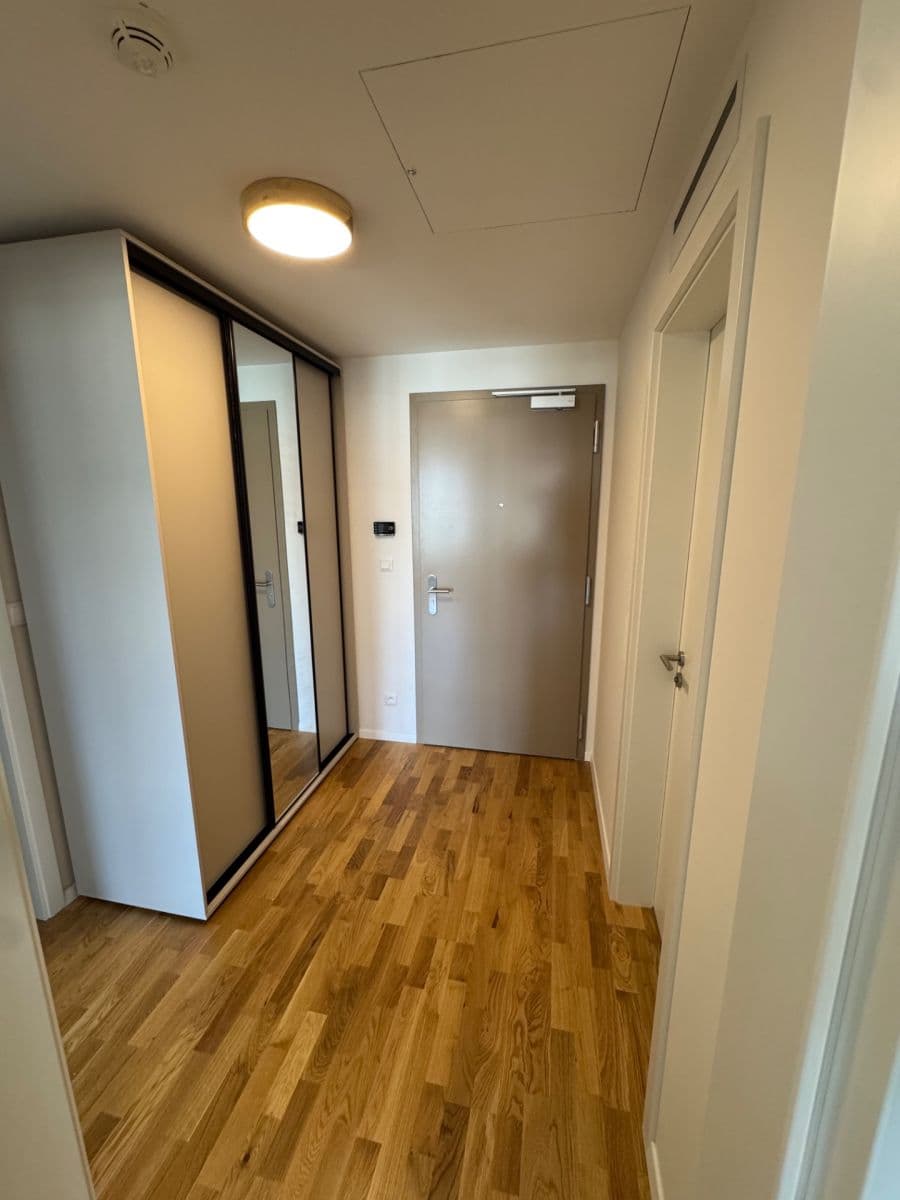 Prenájom bytu 2-izbový 52 m², Bottova, Bratislava - mestská časť Staré Mesto, Bratislavský kraj Prenájom bytu 2-izbový 52 m², Bottova, Bratislava - mestská časť Staré Mesto, Bratislavský kraj