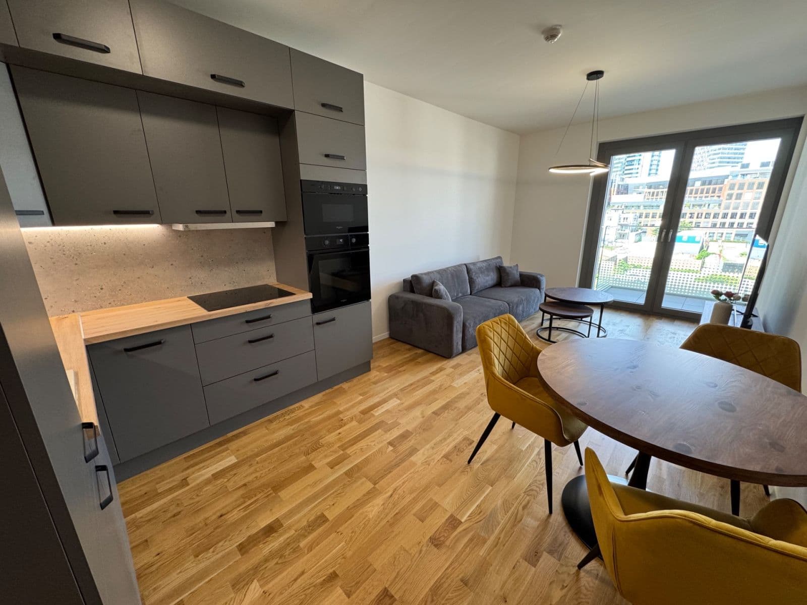 Prenájom bytu 2-izbový 52 m², Bottova, Bratislava - mestská časť Staré Mesto, Bratislavský kraj Prenájom bytu 2-izbový 52 m², Bottova, Bratislava - mestská časť Staré Mesto, Bratislavský kraj