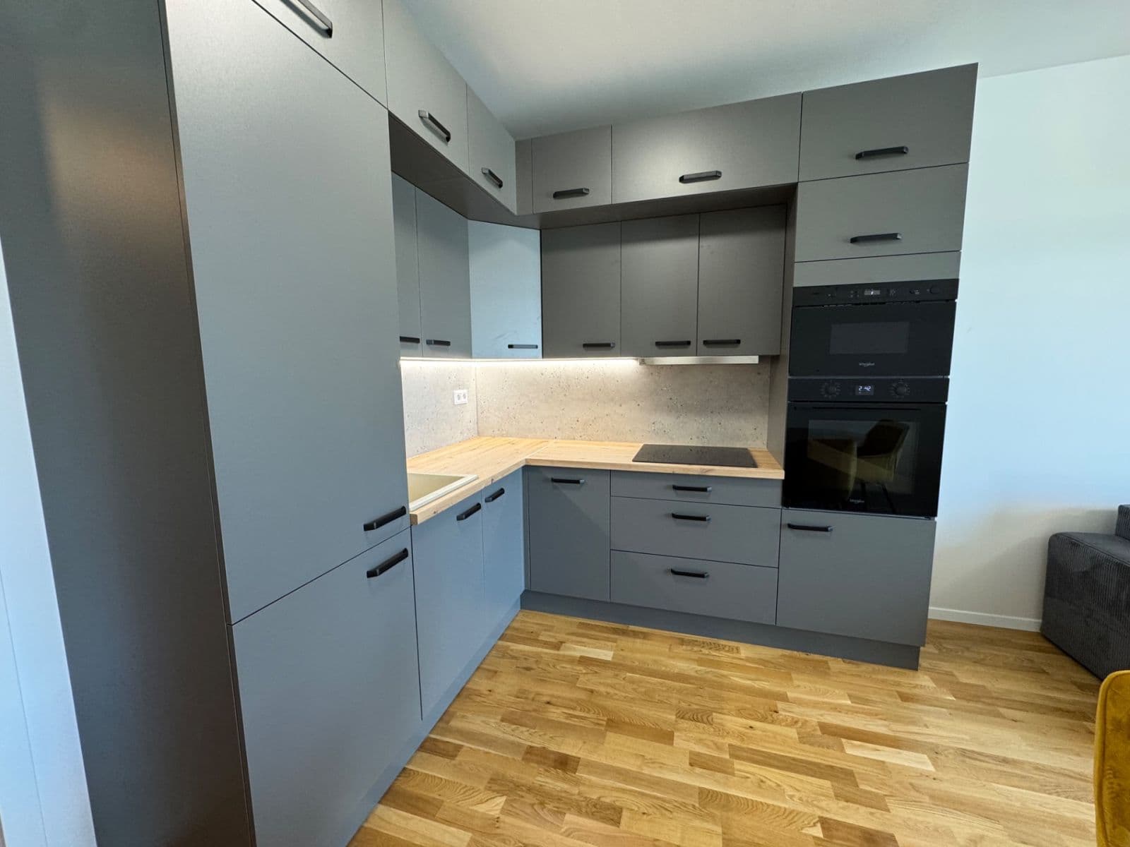 Prenájom bytu 2-izbový 52 m², Bottova, Bratislava - mestská časť Staré Mesto, Bratislavský kraj Prenájom bytu 2-izbový 52 m², Bottova, Bratislava - mestská časť Staré Mesto, Bratislavský kraj