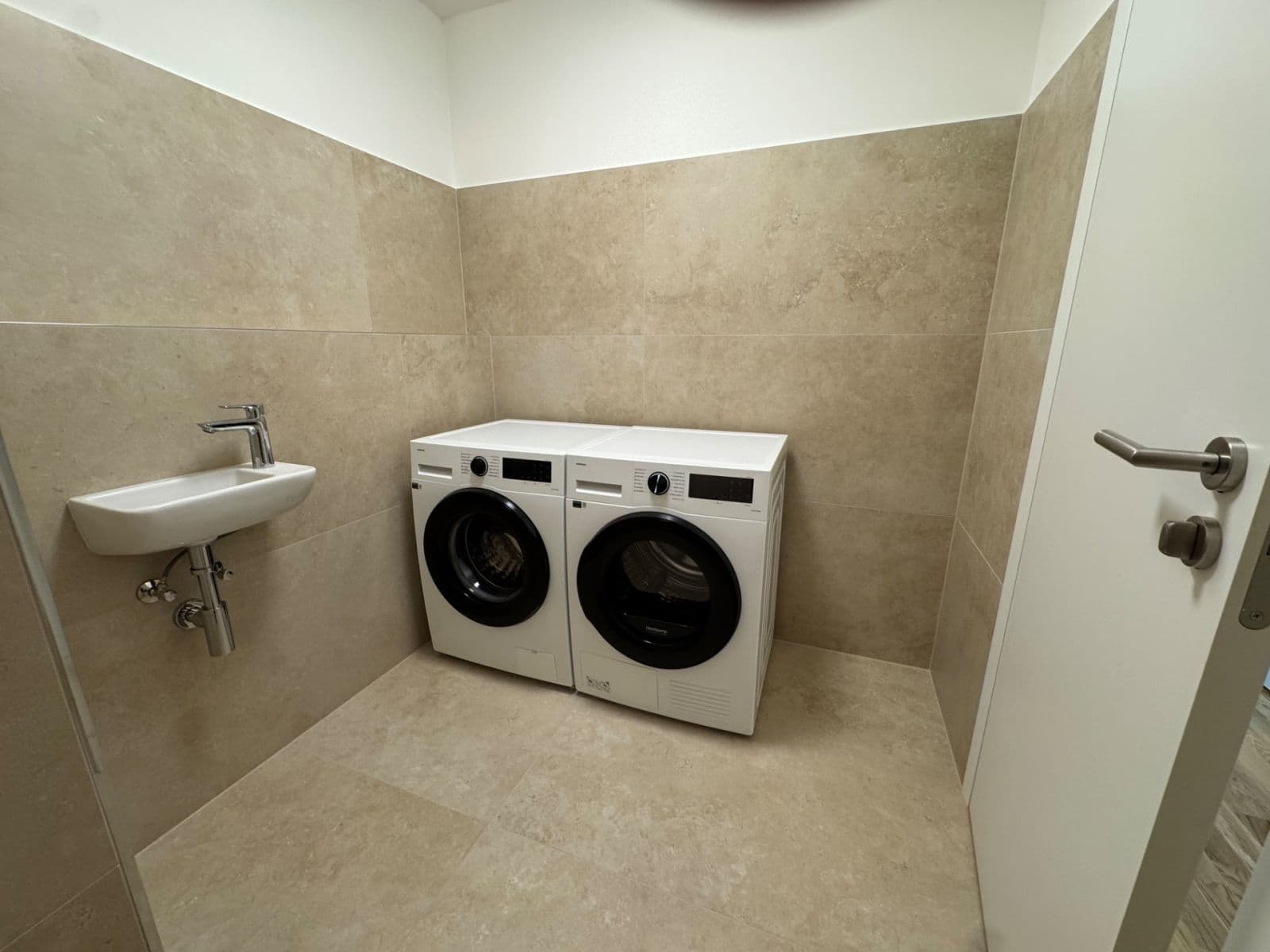 Prenájom bytu 2-izbový 52 m², Bottova, Bratislava - mestská časť Staré Mesto, Bratislavský kraj Prenájom bytu 2-izbový 52 m², Bottova, Bratislava - mestská časť Staré Mesto, Bratislavský kraj