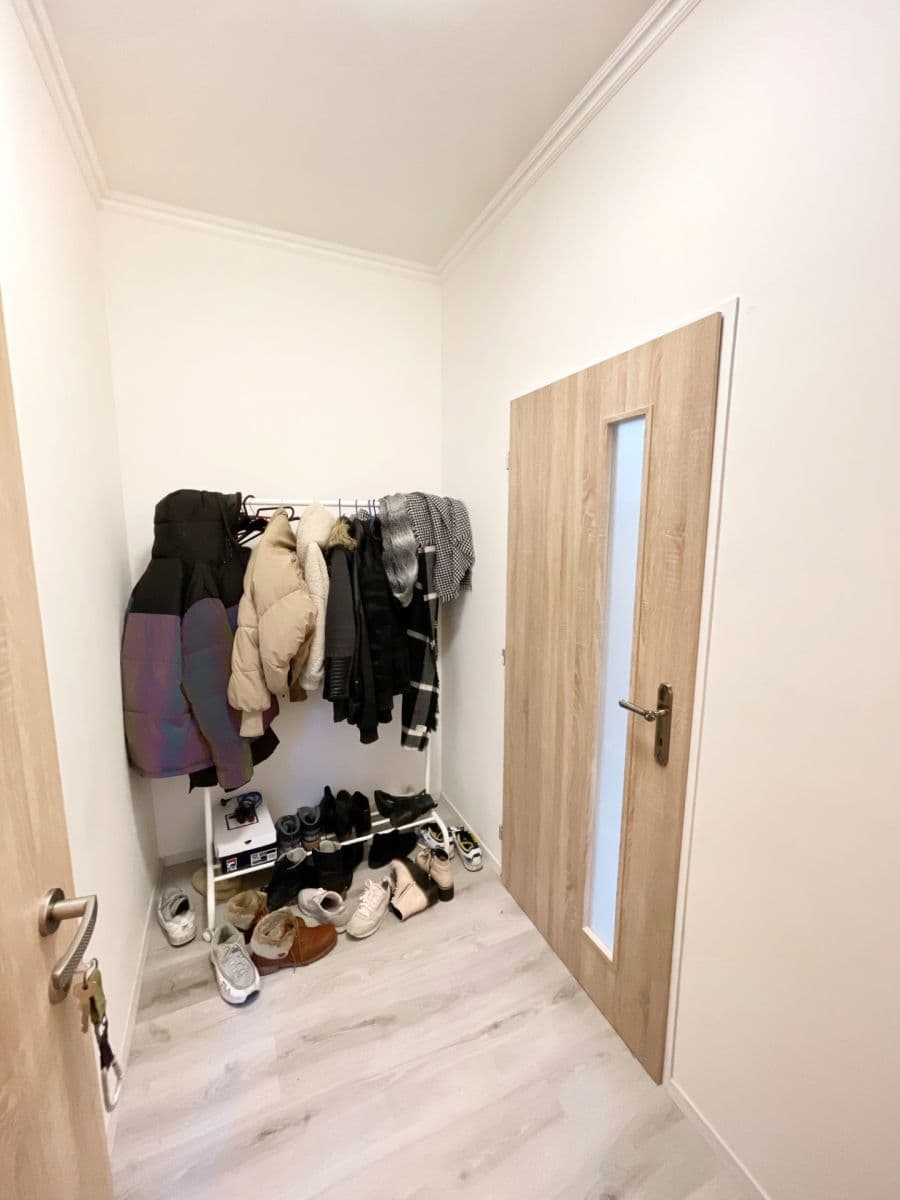 Prenájom bytu 3-izbový 56 m², Světova, Praha, Praha Prenájom bytu 3-izbový 56 m², Světova, Praha, Praha