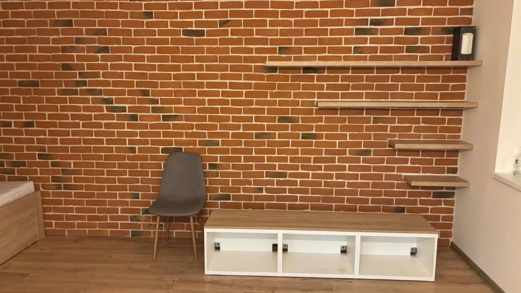 Prenájom bytu 1-izbový 35 m², Uherova, Chýně, Středočeský kraj Prenájom bytu 1-izbový 35 m², Uherova, Chýně, Středočeský kraj