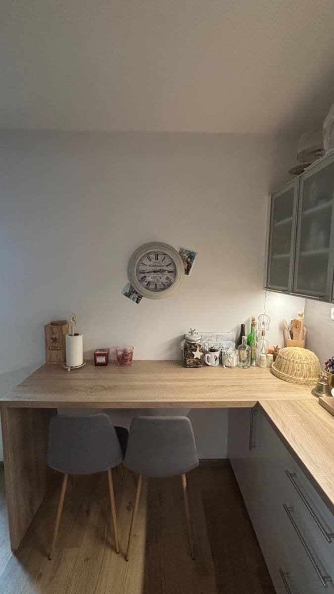 Prenájom bytu 1-izbový 35 m², Uherova, Chýně, Středočeský kraj Prenájom bytu 1-izbový 35 m², Uherova, Chýně, Středočeský kraj