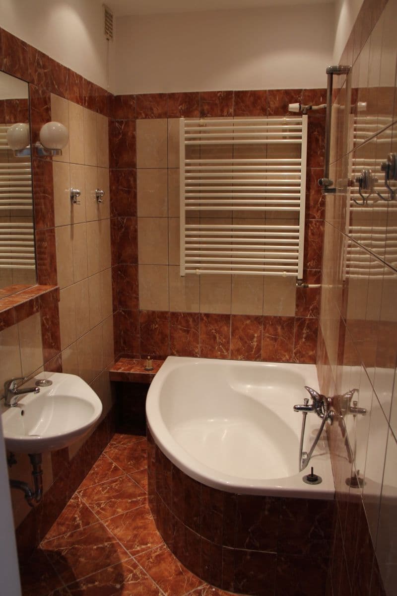 Prenájom bytu 1-izbový 45 m², náměstí Hrdinů, Praha, Praha Prenájom bytu 1-izbový 45 m², náměstí Hrdinů, Praha, Praha