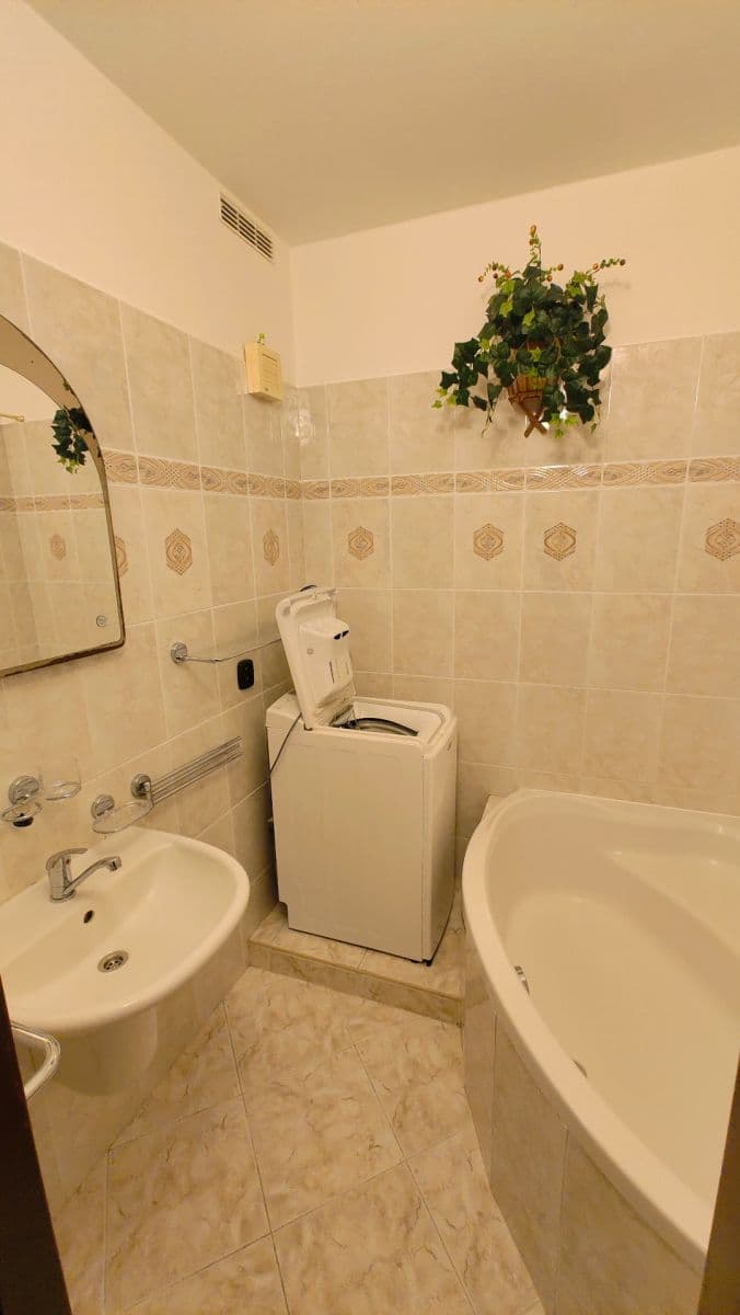 Predaj bytu 4-izbový 82 m², Javornícka, Banská Bystrica, Banskobystrický kraj Predaj bytu 4-izbový 82 m², Javornícka, Banská Bystrica, Banskobystrický kraj