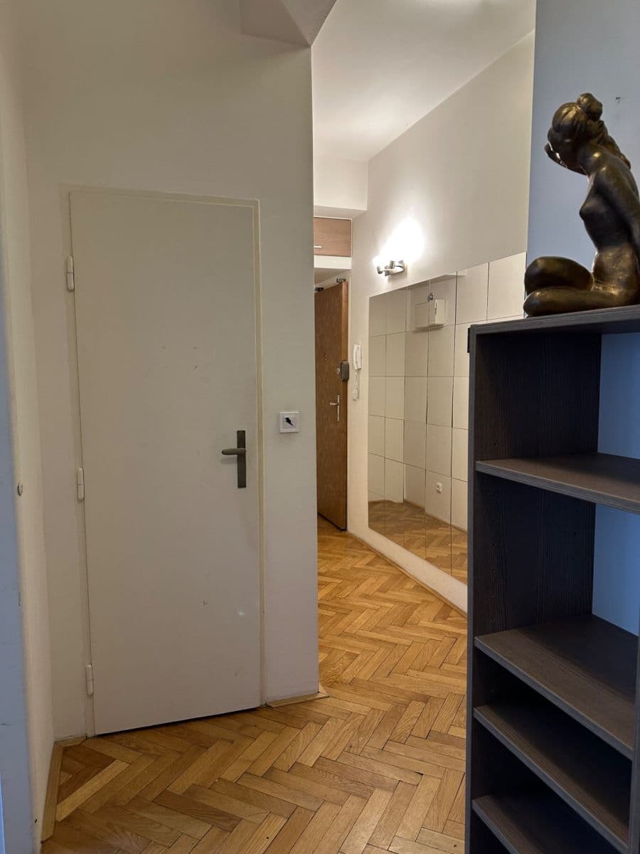 Prenájom bytu 1-izbový 50 m², Veverkova, Praha, Praha Prenájom bytu 1-izbový 50 m², Veverkova, Praha, Praha