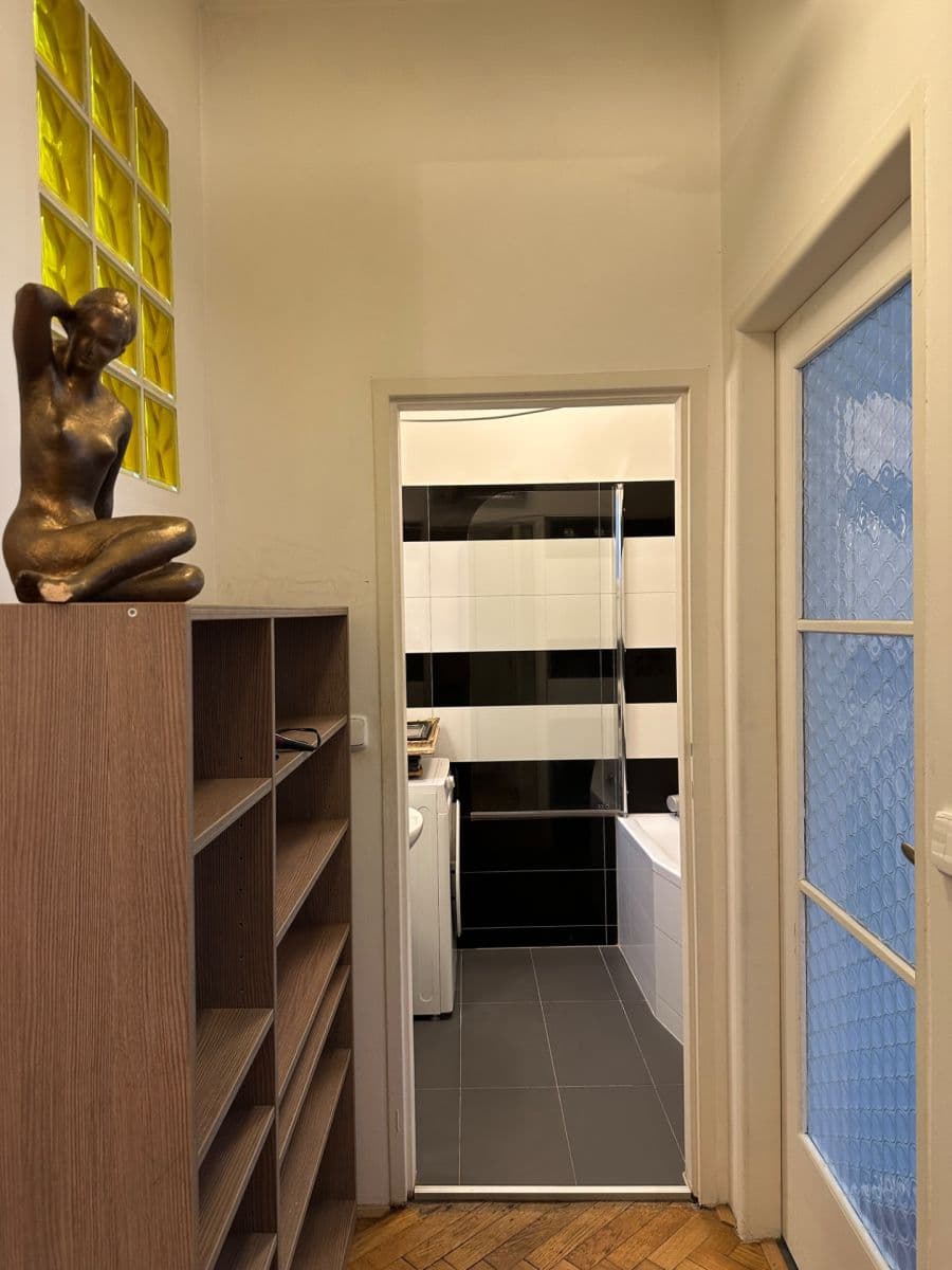 Prenájom bytu 1-izbový 50 m², Veverkova, Praha, Praha Prenájom bytu 1-izbový 50 m², Veverkova, Praha, Praha