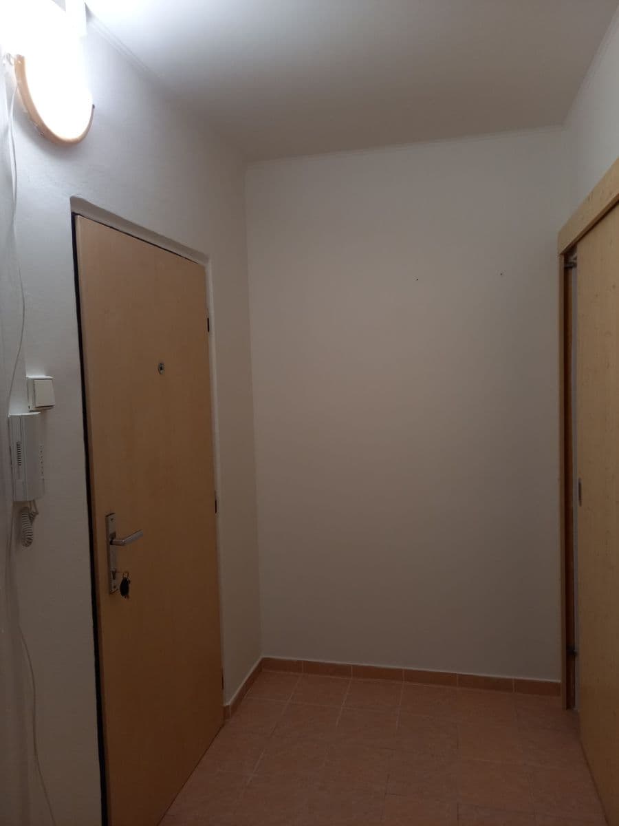 Prenájom bytu 1-izbový 35 m², Kojetická, Neratovice, Středočeský kraj Prenájom bytu 1-izbový 35 m², Kojetická, Neratovice, Středočeský kraj