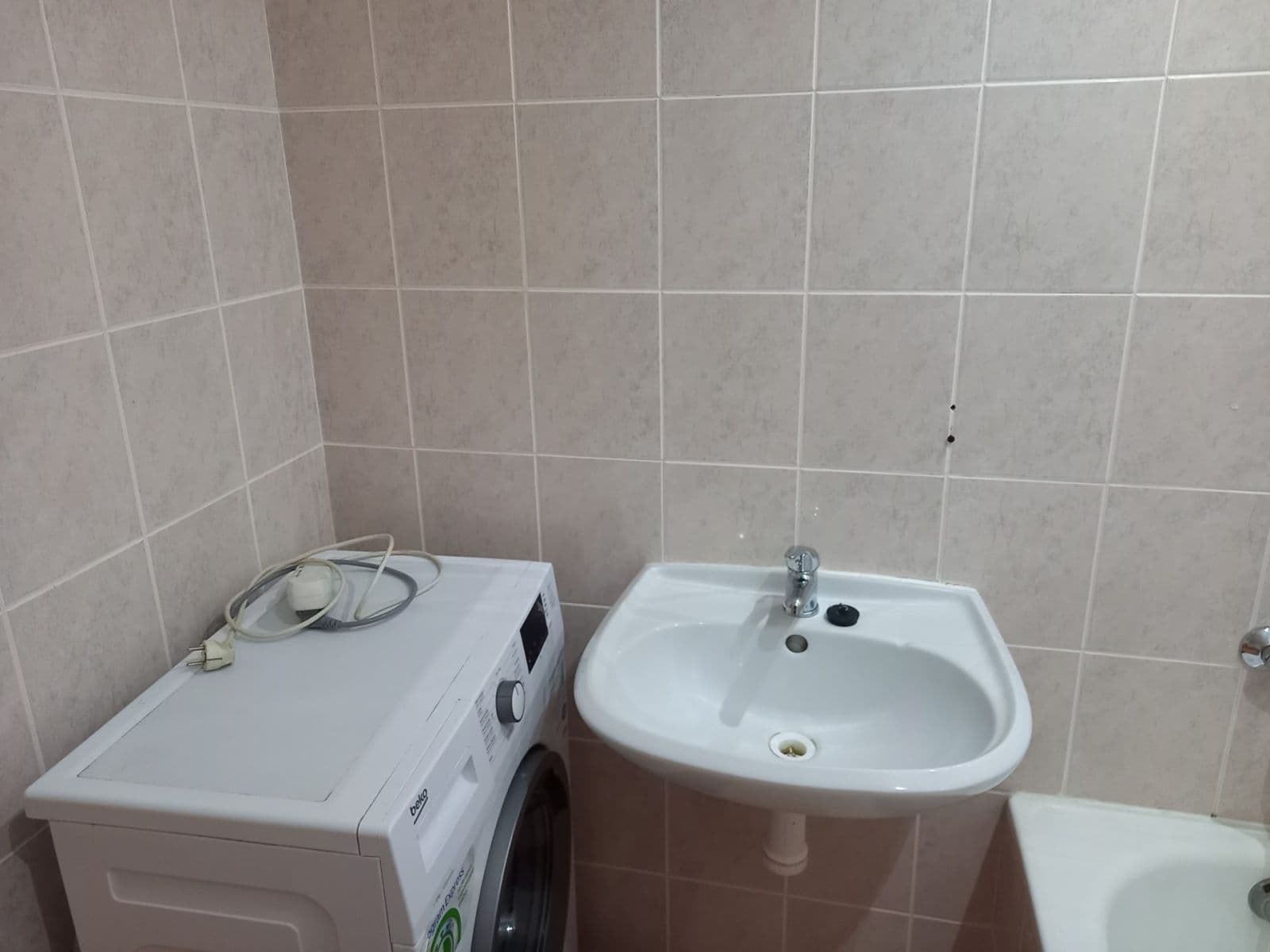 Prenájom bytu 1-izbový 35 m², Kojetická, Neratovice, Středočeský kraj Prenájom bytu 1-izbový 35 m², Kojetická, Neratovice, Středočeský kraj