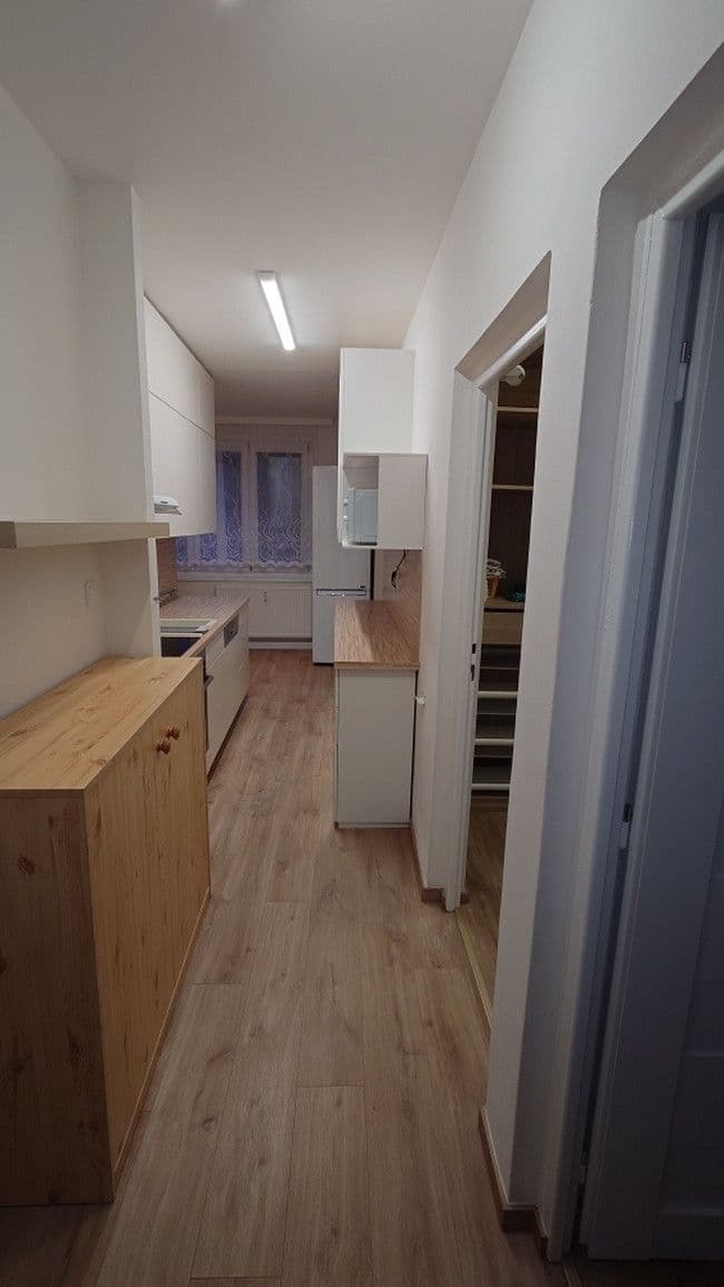 Prenájom bytu 4-izbový 97 m², Ruzyňská, Praha, Praha Prenájom bytu 4-izbový 97 m², Ruzyňská, Praha, Praha