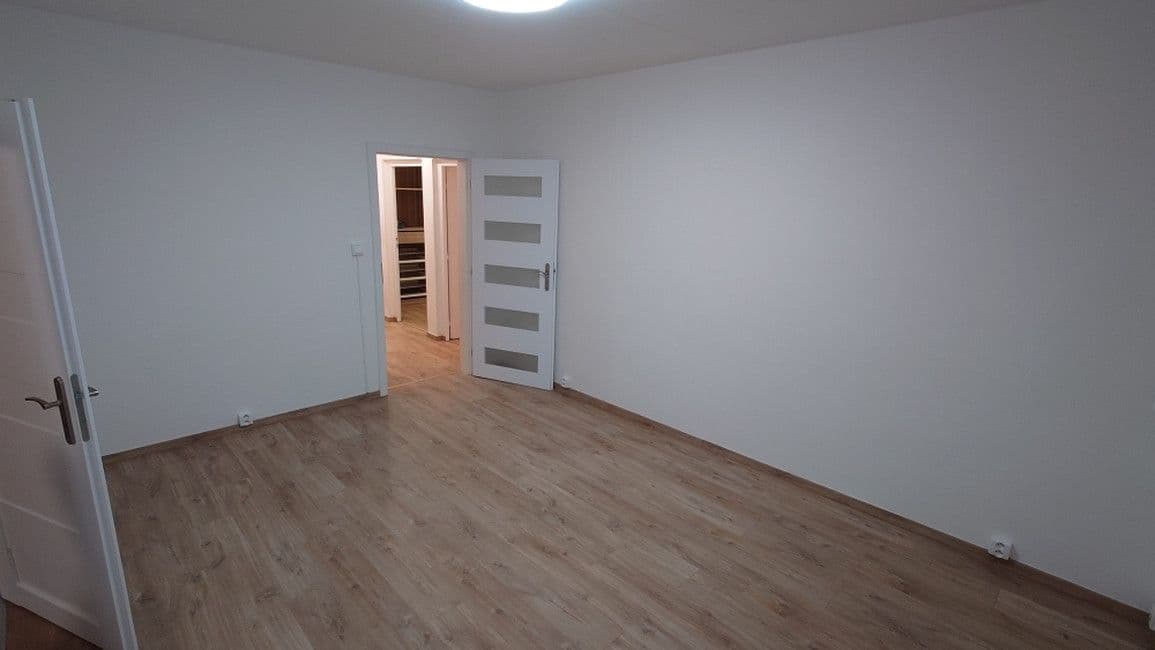 Prenájom bytu 4-izbový 97 m², Ruzyňská, Praha, Praha Prenájom bytu 4-izbový 97 m², Ruzyňská, Praha, Praha