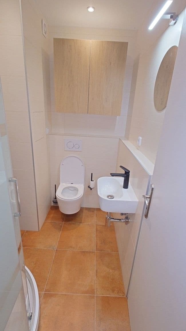 Prenájom bytu 4-izbový 97 m², Ruzyňská, Praha, Praha Prenájom bytu 4-izbový 97 m², Ruzyňská, Praha, Praha