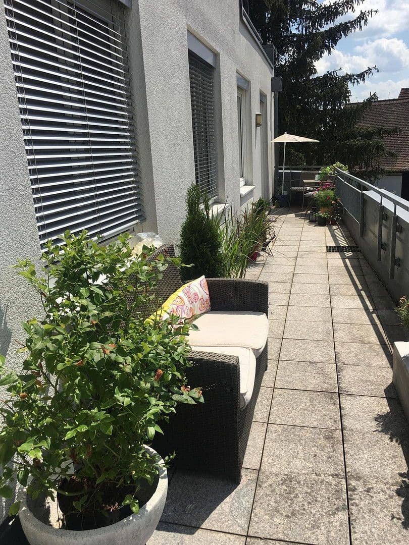 Prenájom bytu 4-izbový 133 m², Plattenäckerweg 6, Nürnberg, Bavorsko Prenájom bytu 4-izbový 133 m², Plattenäckerweg 6, Nürnberg, Bavorsko