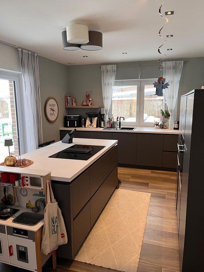 Predaj domu 173 m², pozemek 706 m², Harsefeld, Dolné Sasko Predaj domu 173 m², pozemek 706 m², Harsefeld, Dolné Sasko