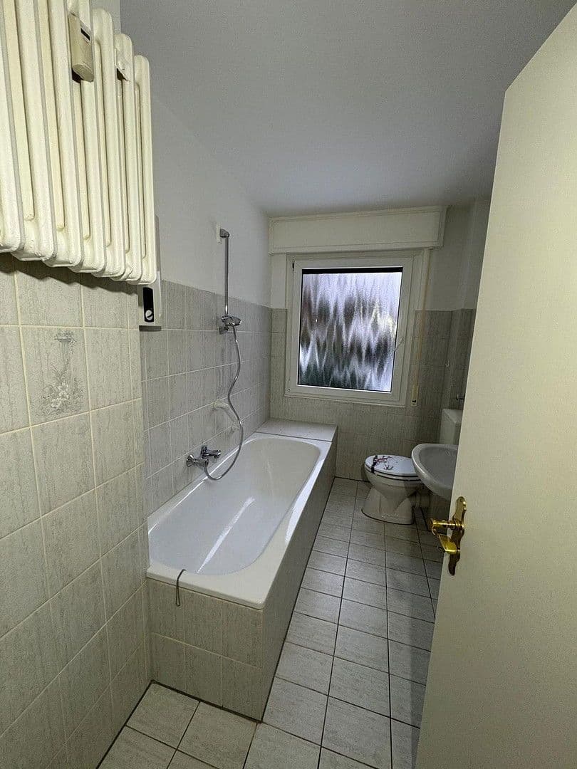 Prenájom bytu 3-izbový 65 m², Friedrichstr. 60, Haan, Severné Porýnie - Westfálsko Prenájom bytu 3-izbový 65 m², Friedrichstr. 60, Haan, Severné Porýnie - Westfálsko