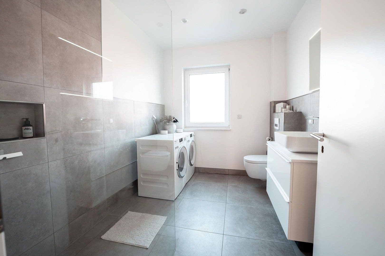 Predaj domu 221 m², pozemek 628 m², Vechelde, Dolné Sasko Predaj domu 221 m², pozemek 628 m², Vechelde, Dolné Sasko