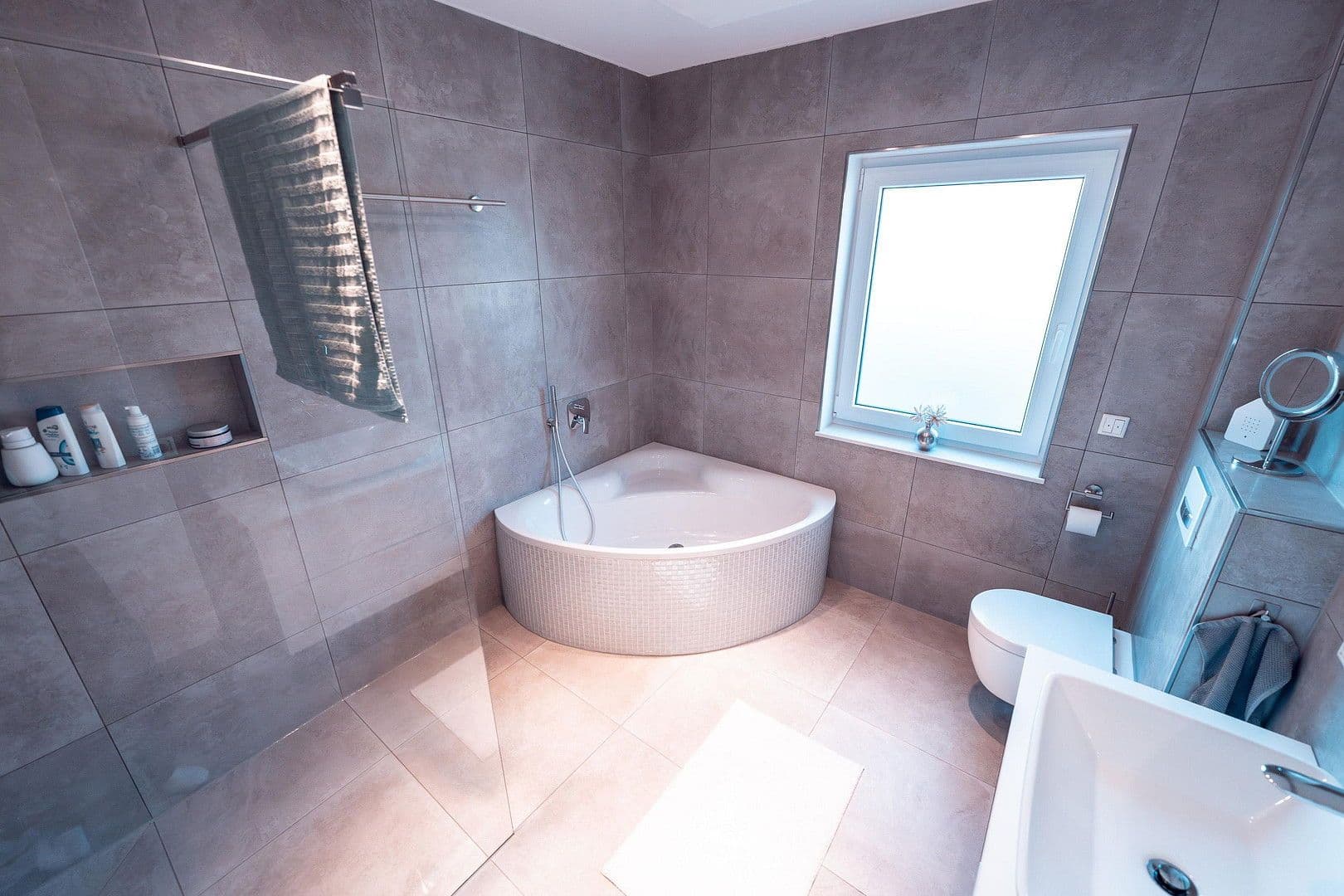 Predaj domu 221 m², pozemek 628 m², Vechelde, Dolné Sasko Predaj domu 221 m², pozemek 628 m², Vechelde, Dolné Sasko