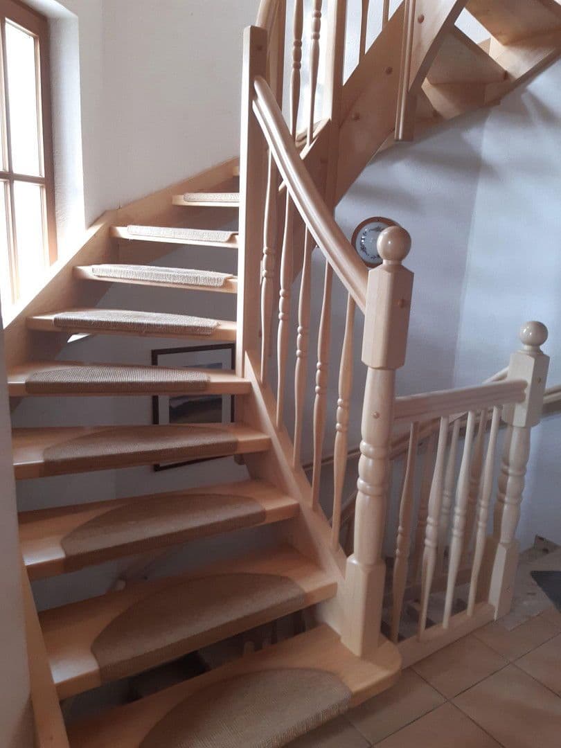 Predaj domu 220 m², pozemek 2.040 m², Homberg (Efze), Hesensko Predaj domu 220 m², pozemek 2.040 m², Homberg (Efze), Hesensko