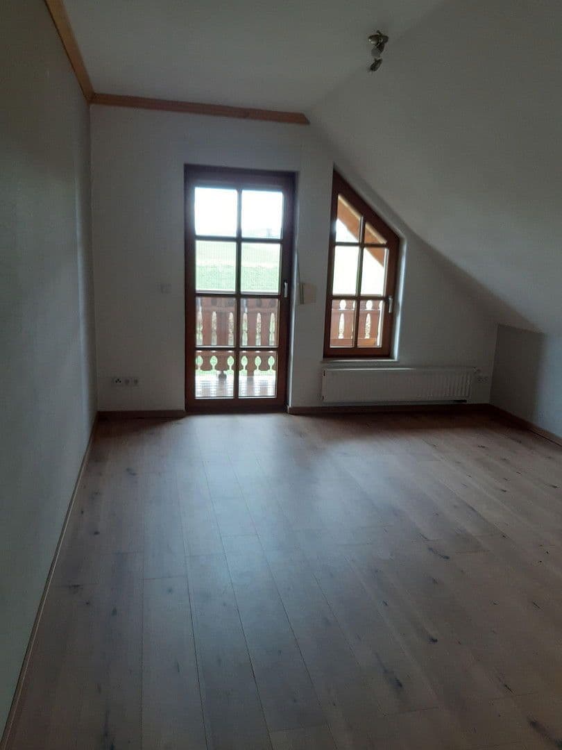 Predaj domu 220 m², pozemek 2.040 m², Homberg (Efze), Hesensko Predaj domu 220 m², pozemek 2.040 m², Homberg (Efze), Hesensko