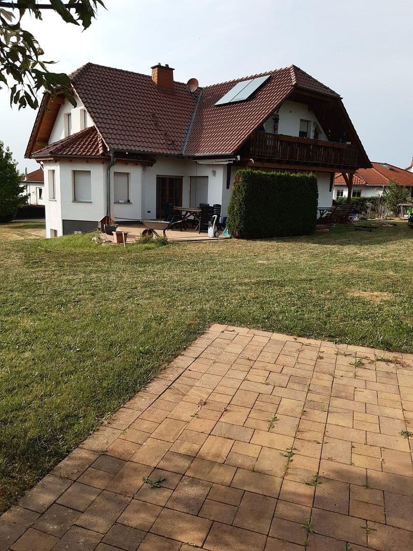 Predaj domu 220 m², pozemek 2.040 m², Homberg (Efze), Hesensko Predaj domu 220 m², pozemek 2.040 m², Homberg (Efze), Hesensko