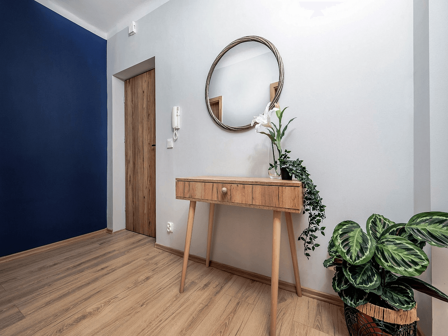 Prenájom bytu 2-izbový 50 m², Frankfurt am Main, Hesensko Prenájom bytu 2-izbový 50 m², Frankfurt am Main, Hesensko