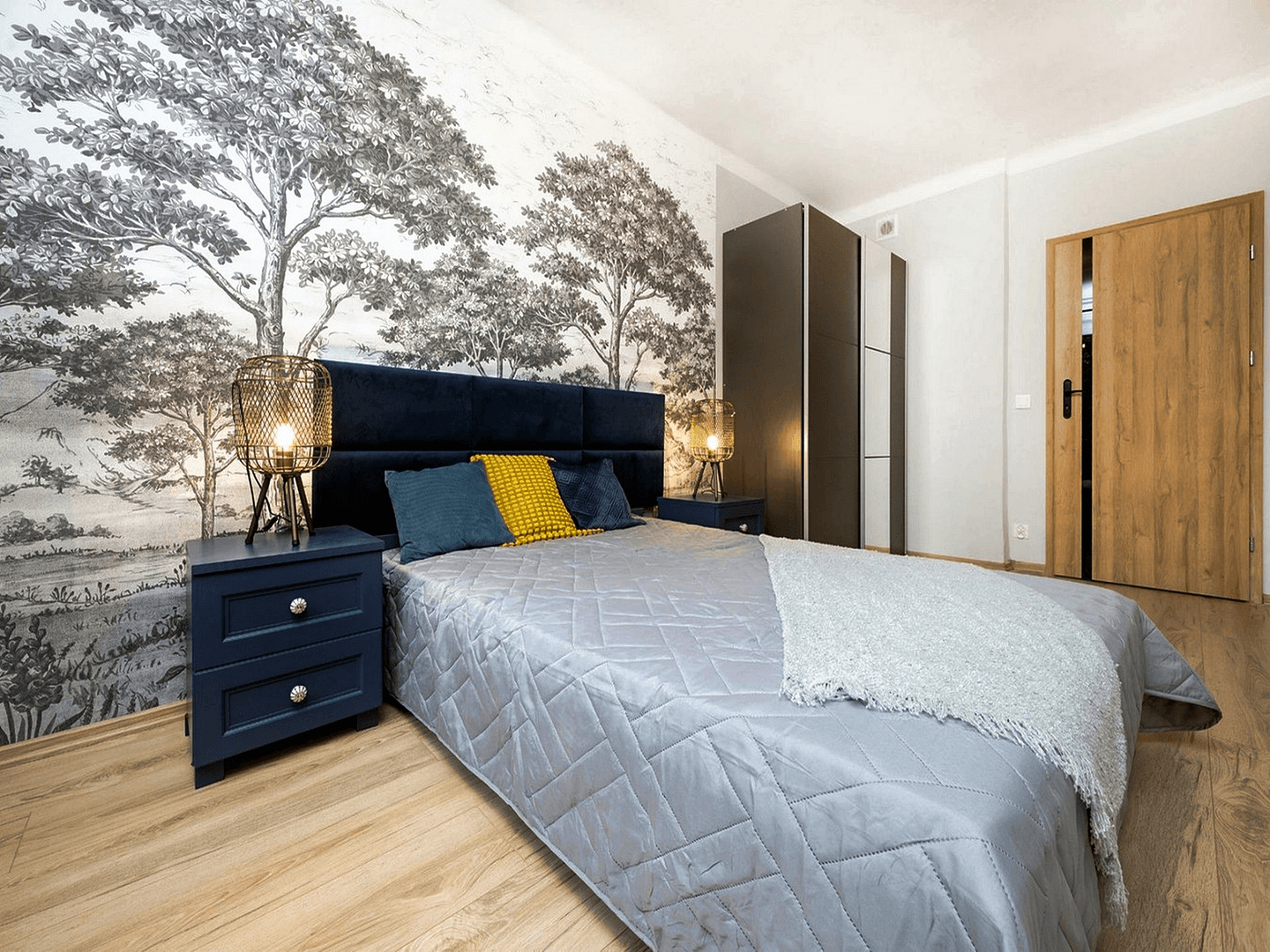 Prenájom bytu 2-izbový 50 m², Frankfurt am Main, Hesensko Prenájom bytu 2-izbový 50 m², Frankfurt am Main, Hesensko