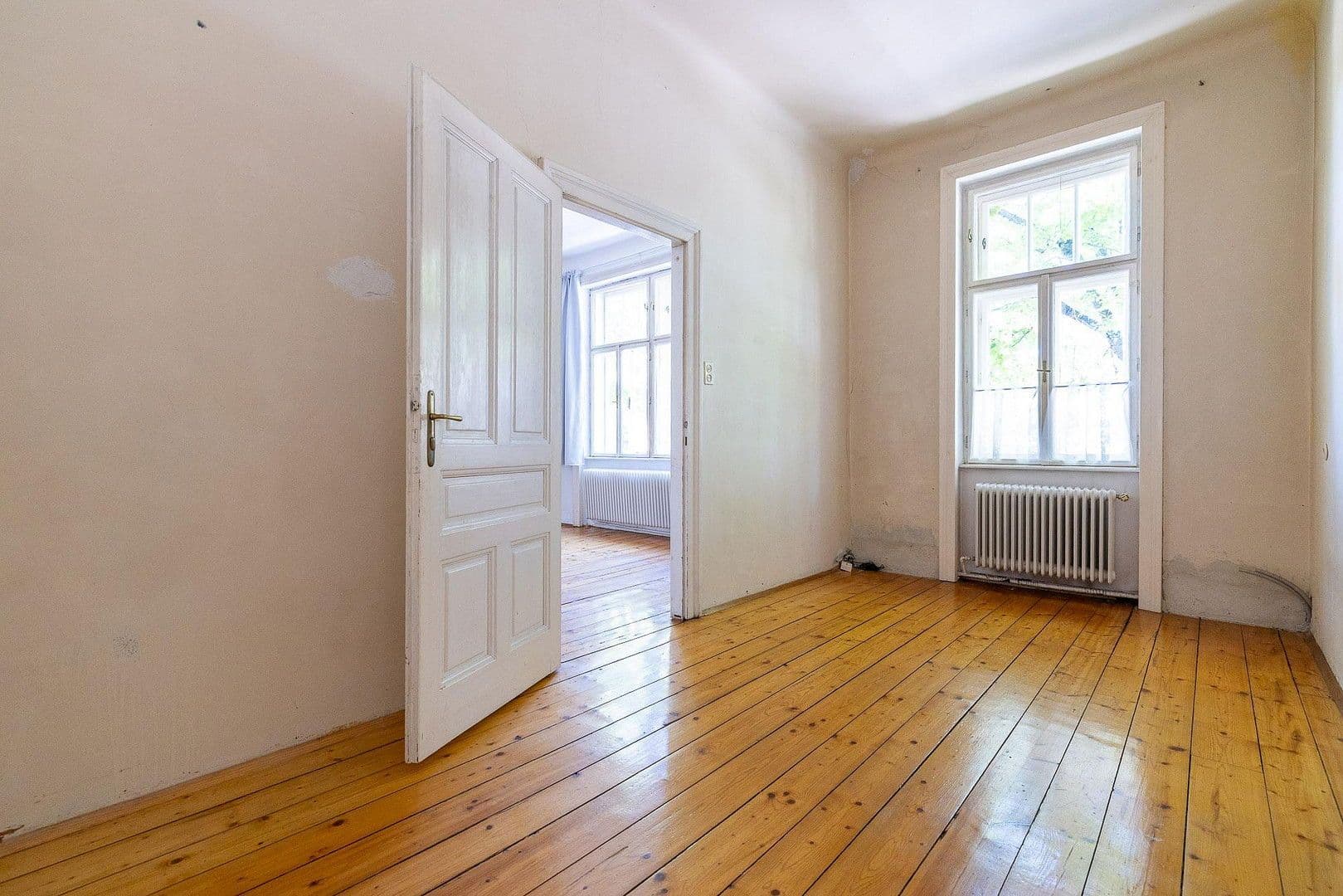 Predaj domu 282 m², pozemek 575 m², Eichwaldgasse 14, Baden, Dolné Rakúsko Predaj domu 282 m², pozemek 575 m², Eichwaldgasse 14, Baden, Dolné Rakúsko