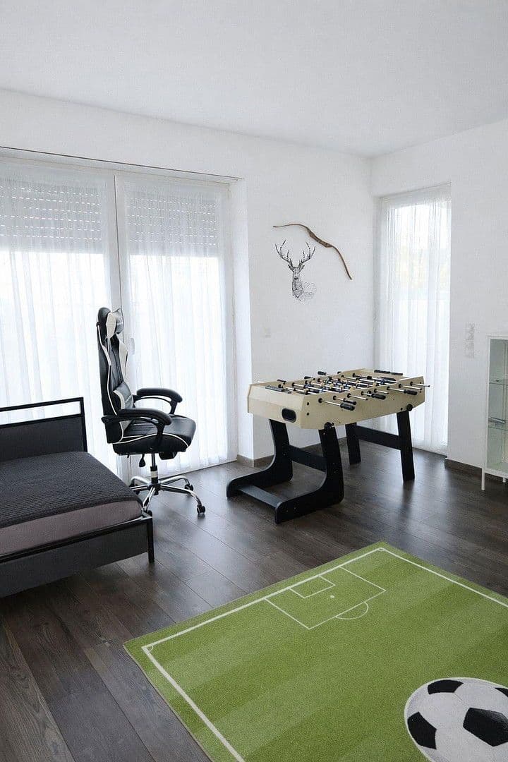 Predaj domu 469 m², pozemek 819 m², Neuwied, Porýnie-Falcko Predaj domu 469 m², pozemek 819 m², Neuwied, Porýnie-Falcko