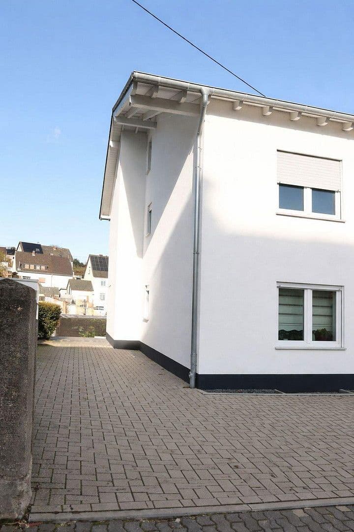 Predaj domu 469 m², pozemek 819 m², Neuwied, Porýnie-Falcko Predaj domu 469 m², pozemek 819 m², Neuwied, Porýnie-Falcko