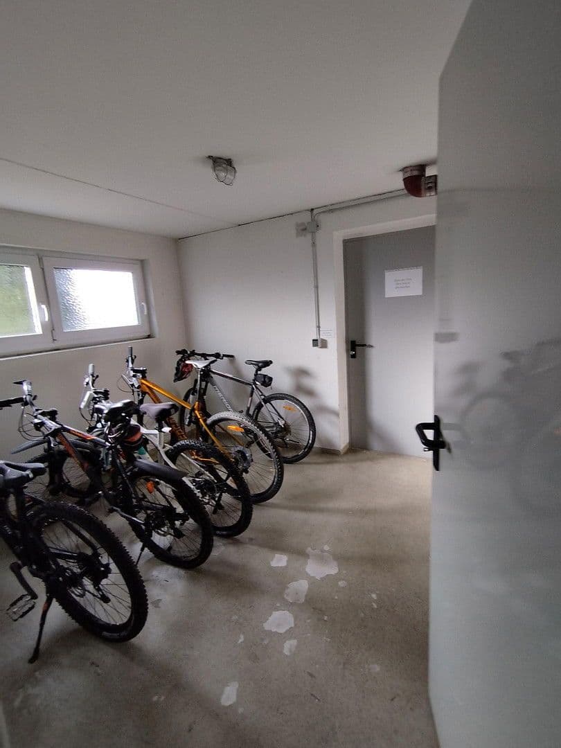 Prenájom bytu 3-izbový 83 m², Ebersbach an der Fils, Bádensko-Wurttembersko Prenájom bytu 3-izbový 83 m², Ebersbach an der Fils, Bádensko-Wurttembersko