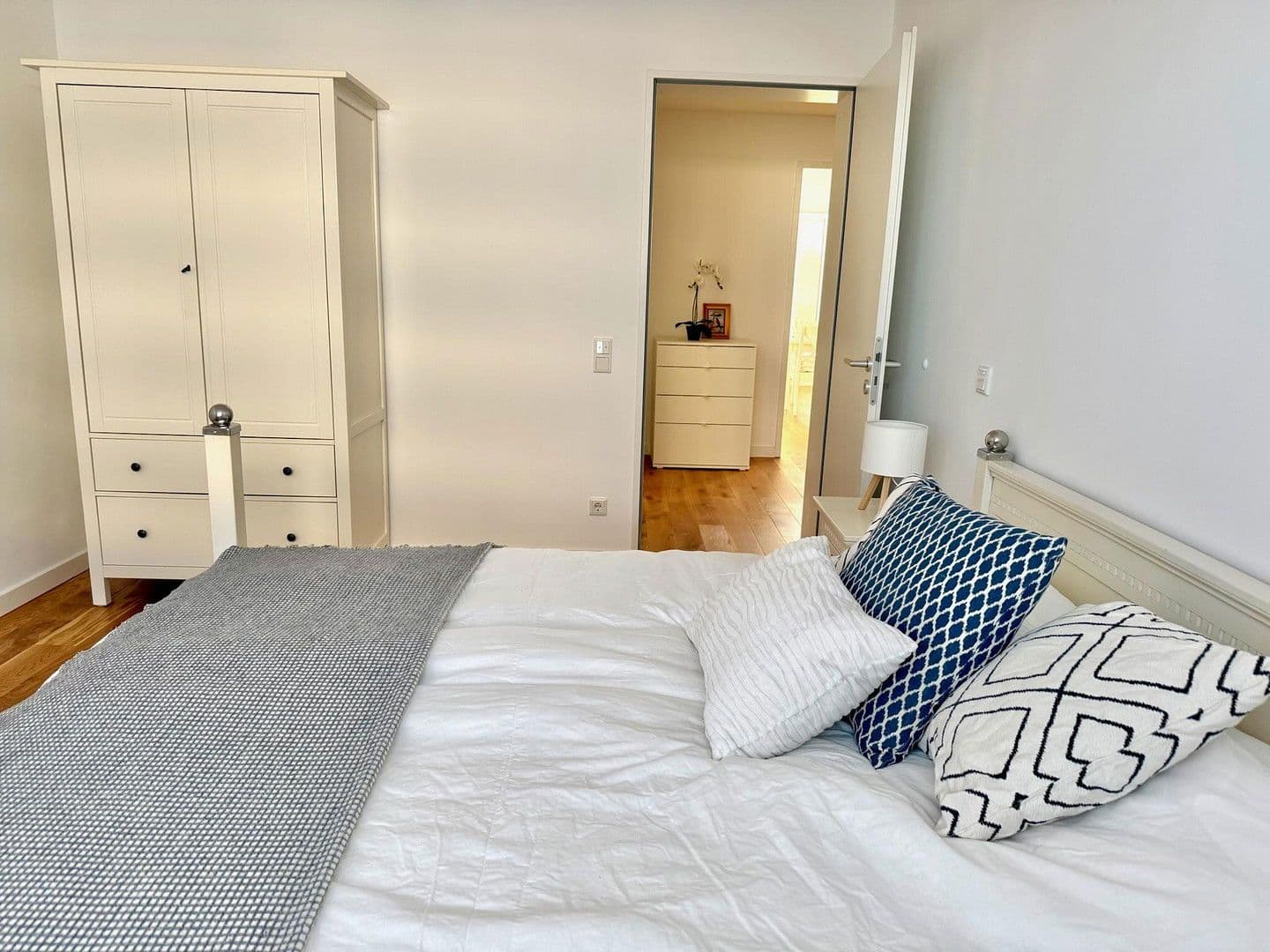 Prenájom bytu 3-izbový 70 m², München, Bavorsko Prenájom bytu 3-izbový 70 m², München, Bavorsko