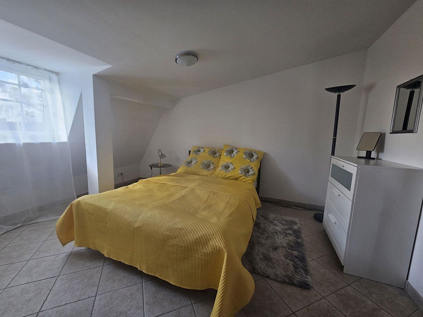 Prenájom bytu 2-izbový 67 m², München, Bavorsko Prenájom bytu 2-izbový 67 m², München, Bavorsko